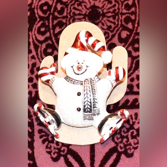 Holiday Snowman Pin - Picture 1 of 2